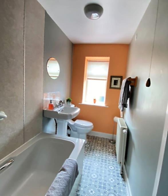 St John'S Flat Spacious Accomodation Dalry  Ngoại thất bức ảnh